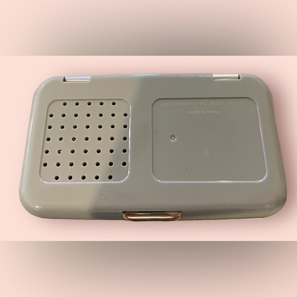 Mary Kay Time Wise Foundation Compact - Picture 3 of 6